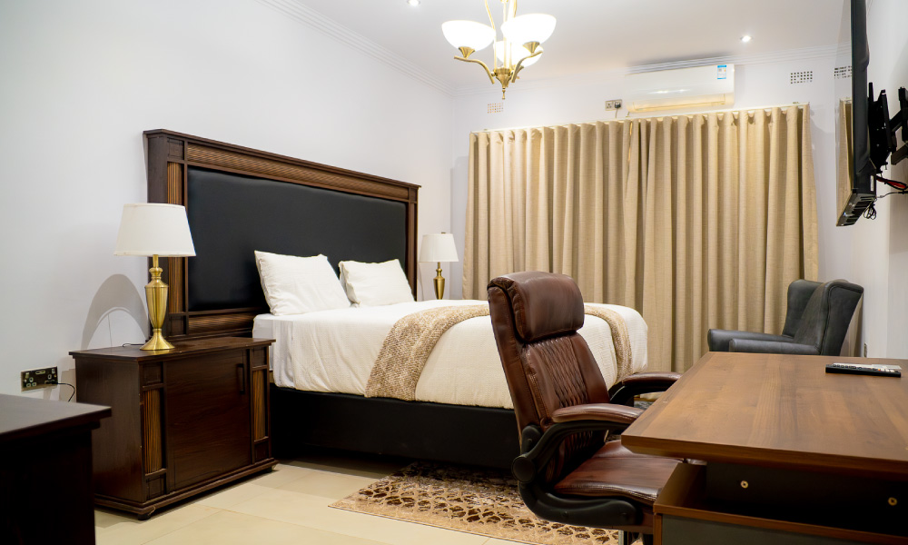 Executive Bedroom Thandi-Centre